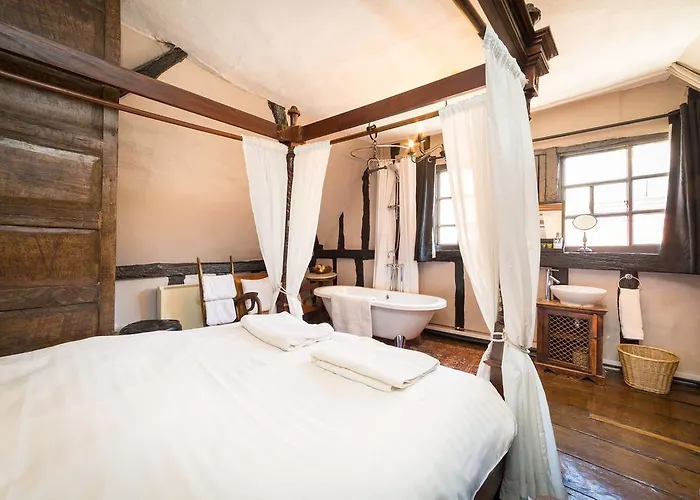 Apartment Trembling Madness