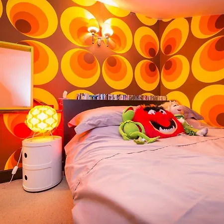 Daire Trembling Madness