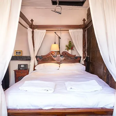 Trembling Madness יורק