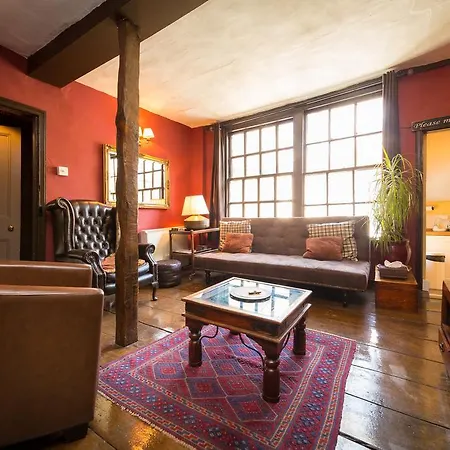 דירה Trembling Madness *