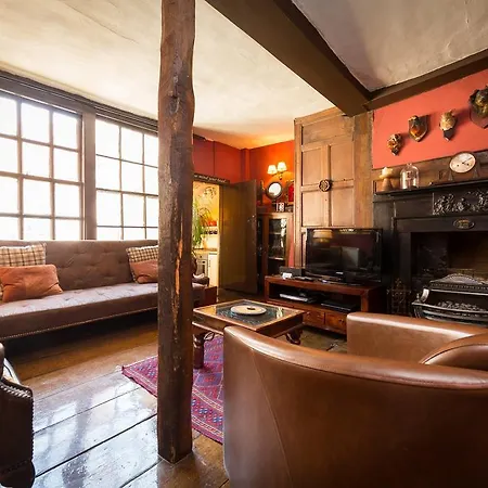 Daire Trembling Madness *