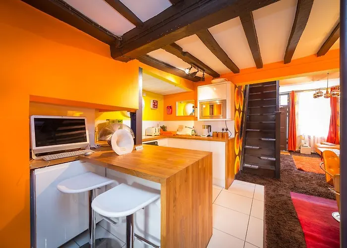 Apartment Trembling Madness *